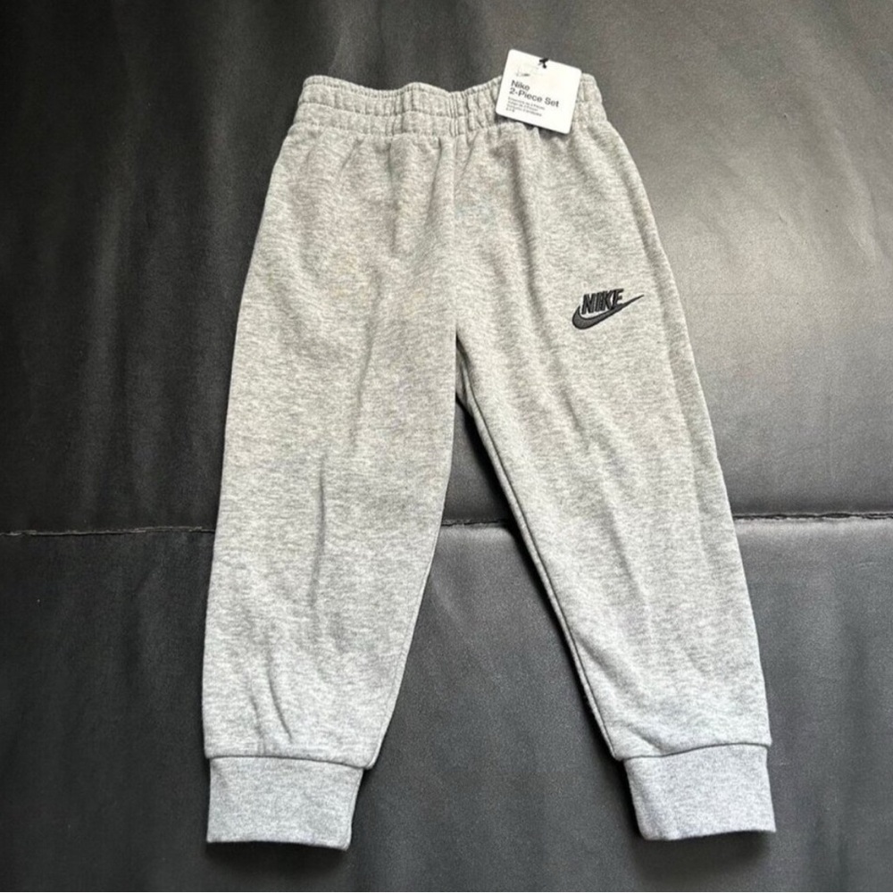 NWT Nike Hoodie & Jogger Set Boys Size 3T - Picture 3 of 3